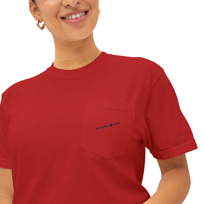 T-shirt à poche unisexe teint en pièce