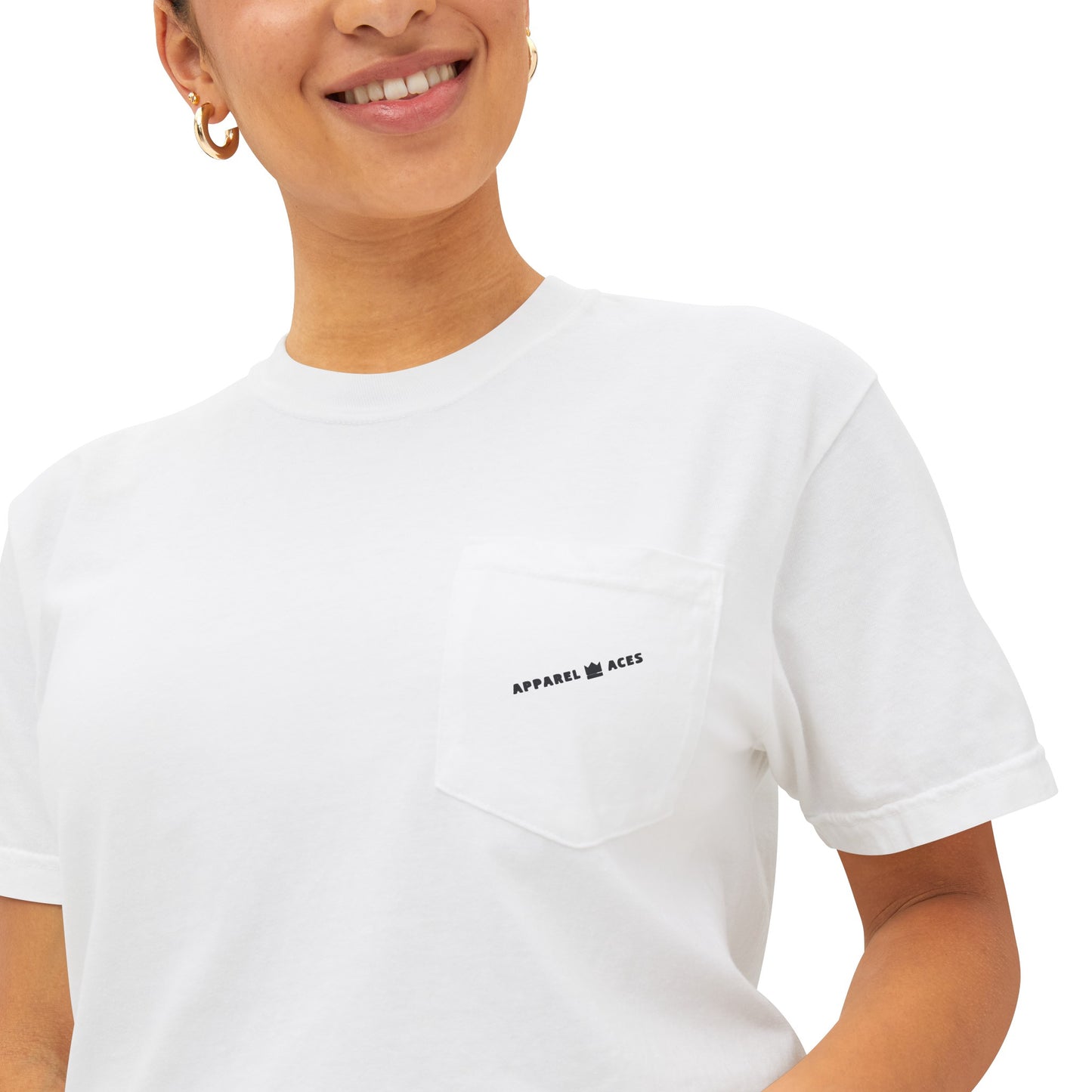 T-shirt à poche unisexe teint en pièce